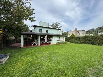 Casa en venta de 5 ambientes c/ cochera en La Barra Village