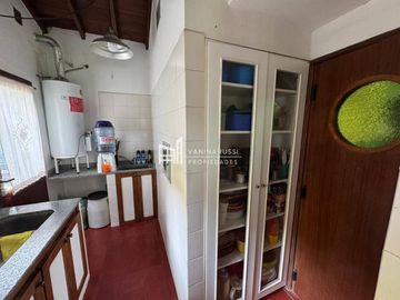 Casa en venta de 5 ambientes c/ cochera en La Barra Village