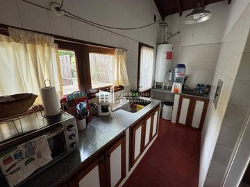 Casa en venta de 5 ambientes c/ cochera en La Barra Village