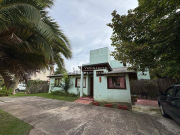Casa en venta de 5 ambientes c/ cochera en La Barra Village