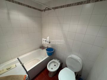 Casa en venta de 5 ambientes c/ cochera en La Barra Village