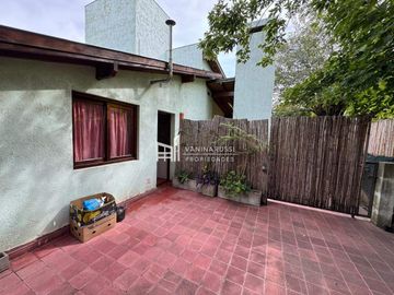 Casa en venta de 5 ambientes c/ cochera en La Barra Village