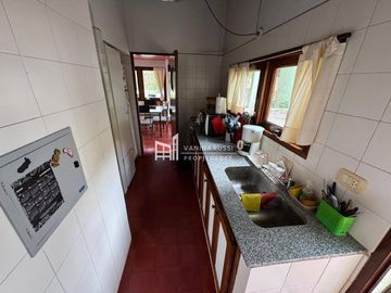 Casa en venta de 5 ambientes c/ cochera en La Barra Village