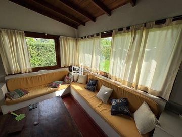 Casa en venta de 5 ambientes c/ cochera en La Barra Village
