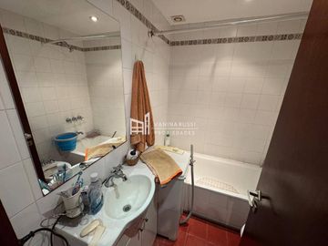 Casa en venta de 5 ambientes c/ cochera en La Barra Village