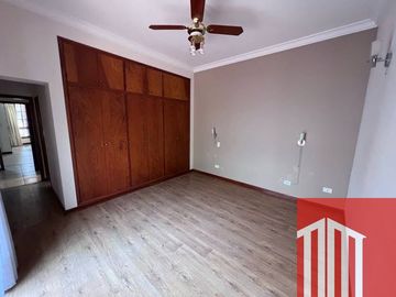 Casa en venta de 3 dormitorios c/ cochera en Universitario