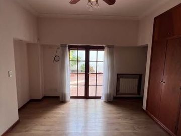 Casa en venta de 3 dormitorios c/ cochera en Universitario