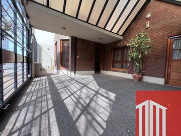Casa en venta de 3 dormitorios c/ cochera en Universitario