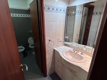 Casa en venta de 3 dormitorios c/ cochera en Universitario