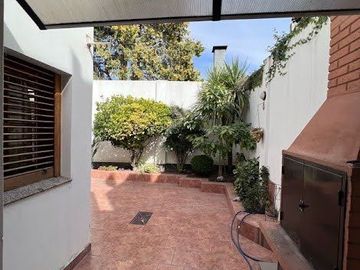Casa en venta de 3 dormitorios c/ cochera en Universitario