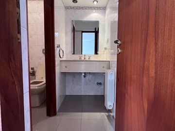 Casa en venta de 3 dormitorios c/ cochera en Universitario