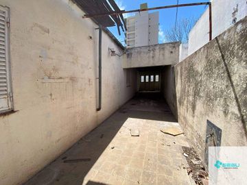 Casa en venta de 2 dormitorios c/ cochera en Naposta