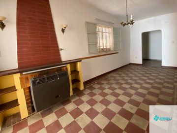 Casa en venta de 2 dormitorios c/ cochera en Naposta