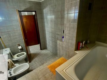 Casa 5 ambientes venta Moreno