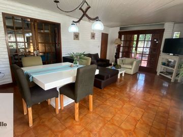 Casa 5 ambientes venta Moreno