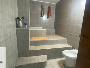 Casa 5 ambientes venta Moreno