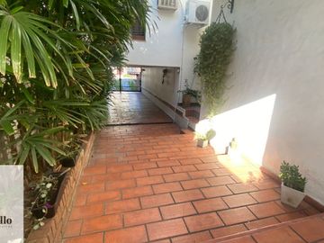 Casa 5 ambientes venta Moreno