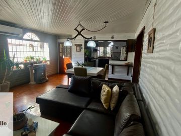 Casa 5 ambientes venta Moreno
