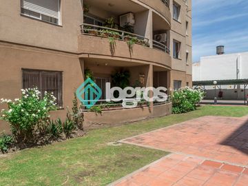 Departamento en venta de 3 dormitorios con cochera en Microcentro