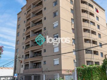 Departamento en venta de 3 dormitorios con cochera en Microcentro
