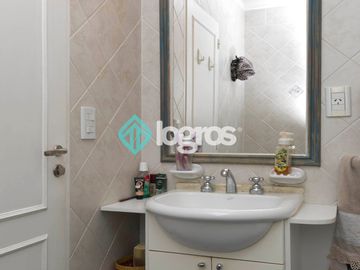 Departamento en venta de 3 dormitorios con cochera en Microcentro