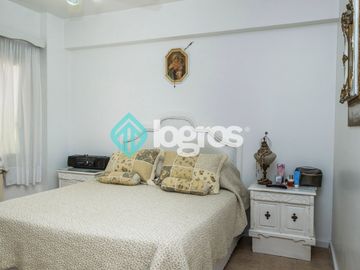 Departamento en venta de 3 dormitorios con cochera en Microcentro