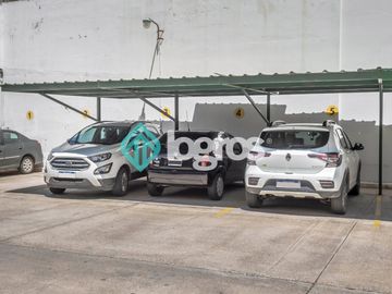 Departamento en venta de 3 dormitorios con cochera en Microcentro