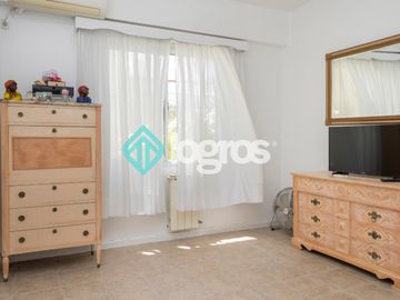 Departamento en venta de 3 dormitorios con cochera en Microcentro
