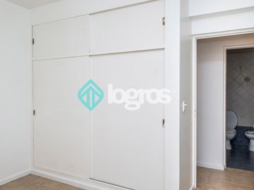 Departamento en venta de 3 dormitorios con cochera en Microcentro