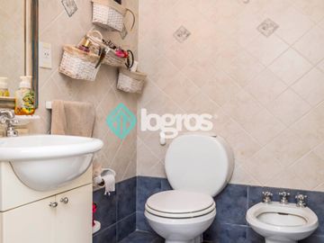 Departamento en venta de 3 dormitorios con cochera en Microcentro