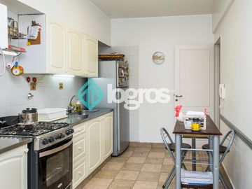 Departamento en venta de 3 dormitorios con cochera en Microcentro