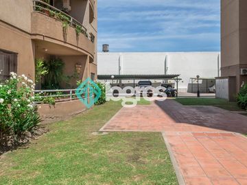 Departamento en venta de 3 dormitorios con cochera en Microcentro