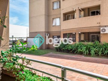 Departamento en venta de 3 dormitorios con cochera en Microcentro