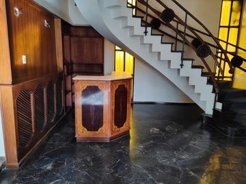 B° BOMBAL - CASA MULTIFUNCIONAL EN VENTA-4 Dormitorios-4 Baños - Ascensor- Piscina