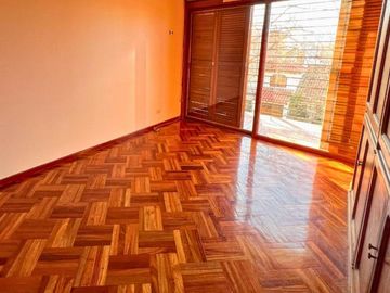 B° BOMBAL - CASA MULTIFUNCIONAL EN VENTA-4 Dormitorios-4 Baños - Ascensor- Piscina