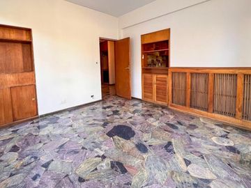 B° BOMBAL - CASA MULTIFUNCIONAL EN VENTA-4 Dormitorios-4 Baños - Ascensor- Piscina