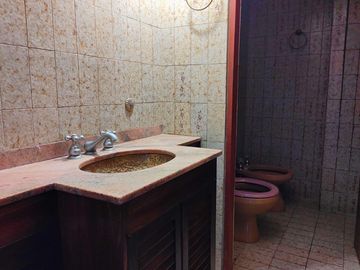 B° BOMBAL - CASA MULTIFUNCIONAL EN VENTA-4 Dormitorios-4 Baños - Ascensor- Piscina