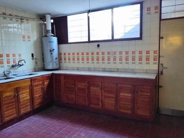 B° BOMBAL - CASA MULTIFUNCIONAL EN VENTA-4 Dormitorios-4 Baños - Ascensor- Piscina