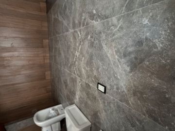 Casa en venta de 4 dormitorios c/ cochera en Santo Domingo