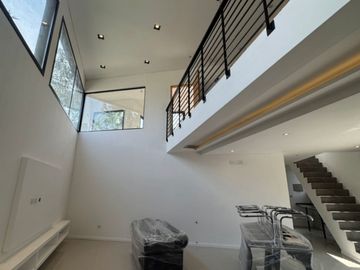 Casa en venta de 4 dormitorios c/ cochera en Santo Domingo