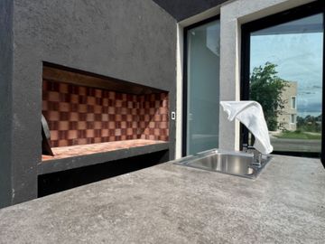 Casa en venta de 4 dormitorios c/ cochera en Santo Domingo