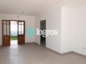 Dúplex en venta de 3 dormitorios en barrio Pereyra Rozas