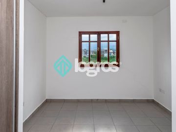 Dúplex en venta de 3 dormitorios en barrio Pereyra Rozas