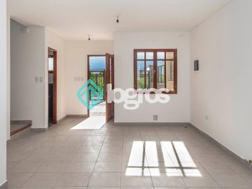 Dúplex en venta de 3 dormitorios en barrio Pereyra Rozas