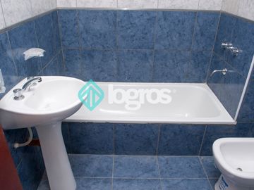 Dúplex en venta de 3 dormitorios en barrio Pereyra Rozas