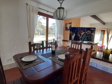 CODIGO 640 - CASA EN ALQUILER TEMPORARIO CON PILETA - GARAGE - PINAMAR