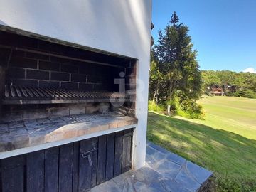 CODIGO 640 - CASA EN ALQUILER TEMPORARIO CON PILETA - GARAGE - PINAMAR