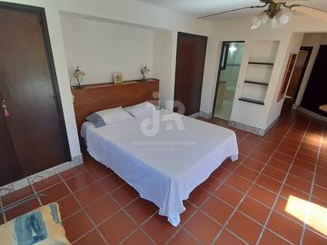 CODIGO 640 - CASA EN ALQUILER TEMPORARIO CON PILETA - GARAGE - PINAMAR