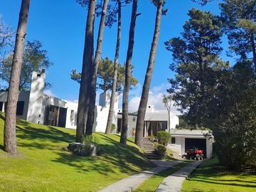 CODIGO 640 - CASA EN ALQUILER TEMPORARIO CON PILETA - GARAGE - PINAMAR