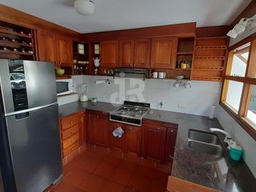 CODIGO 640 - CASA EN ALQUILER TEMPORARIO CON PILETA - GARAGE - PINAMAR
